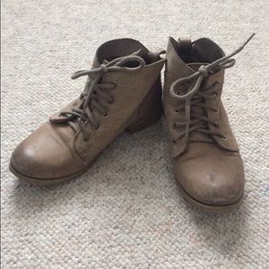 Steve Madden grey booties